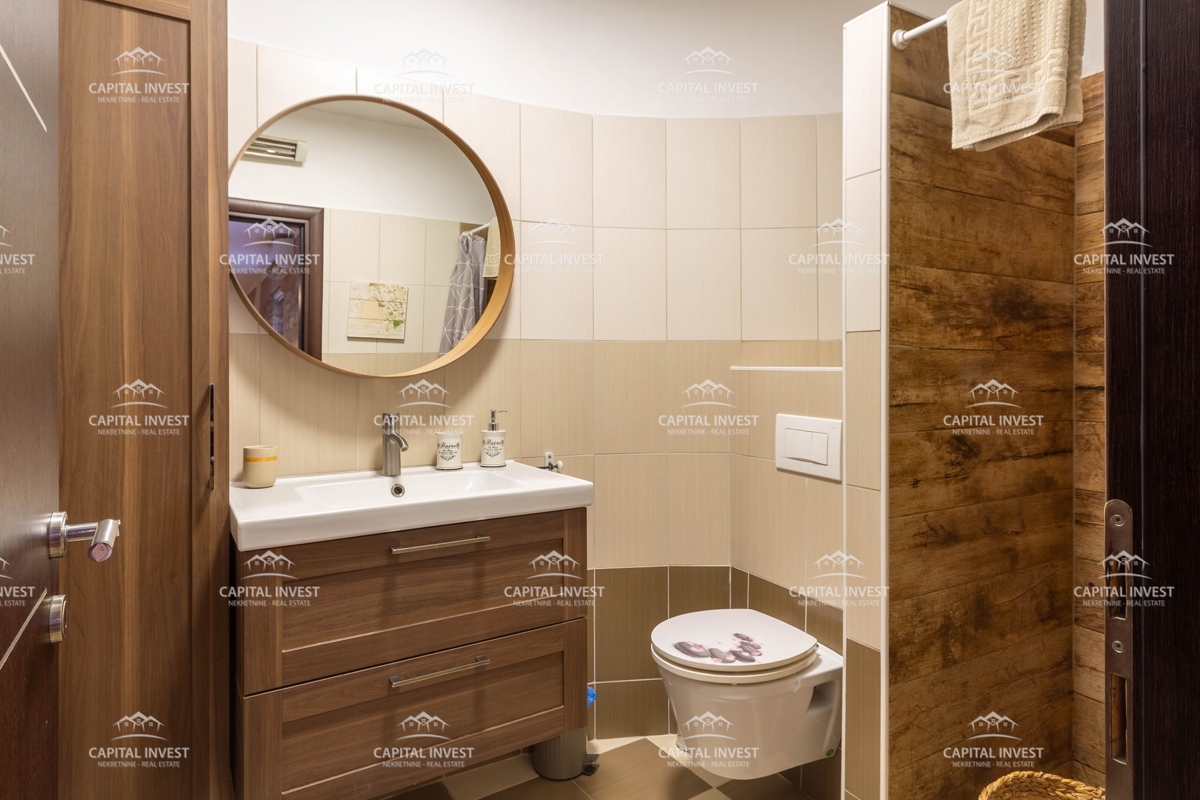 Stan 50 m od obale, Pula