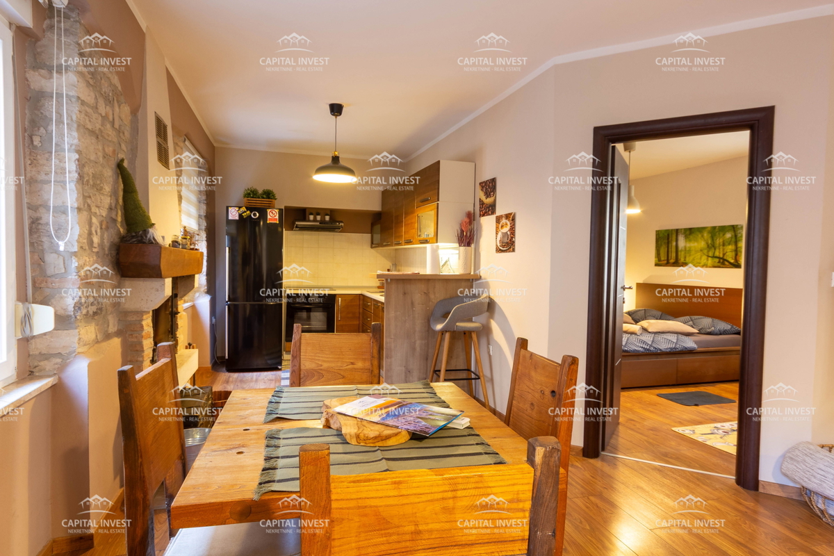 Stan 50 m od obale, Pula