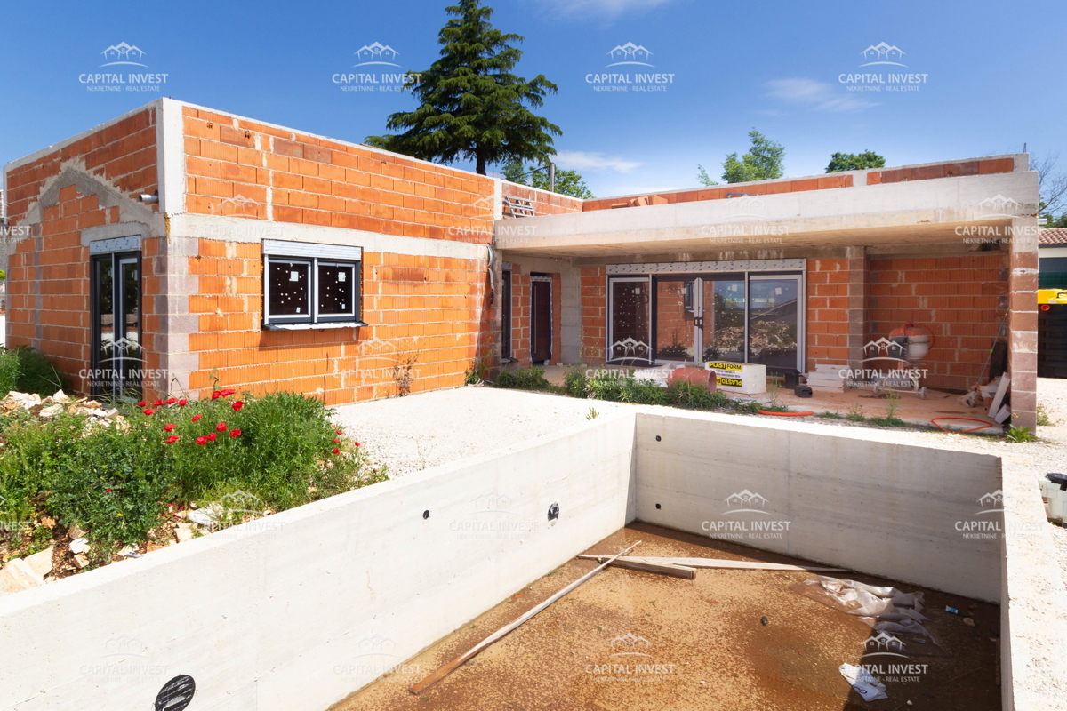 Hiša s bazenom, Istra, Savičenta