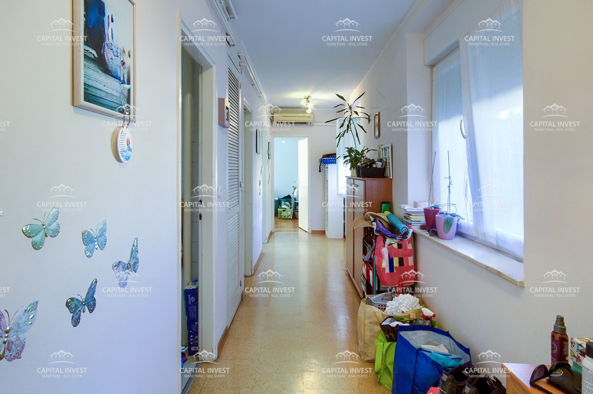 Dvosobno stanovanje, prvo nadstropje, center, Pula