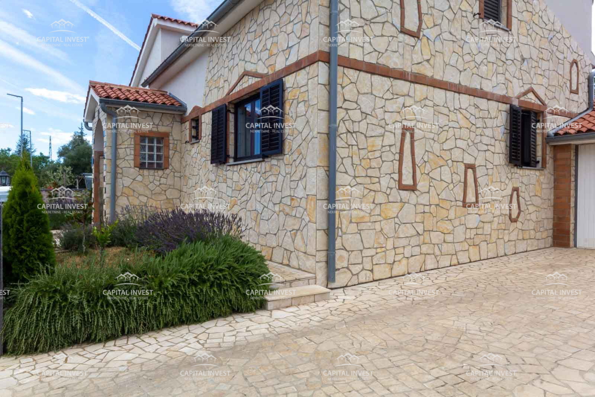 Hiša s bazenom, okolica Vodnjana, Istra