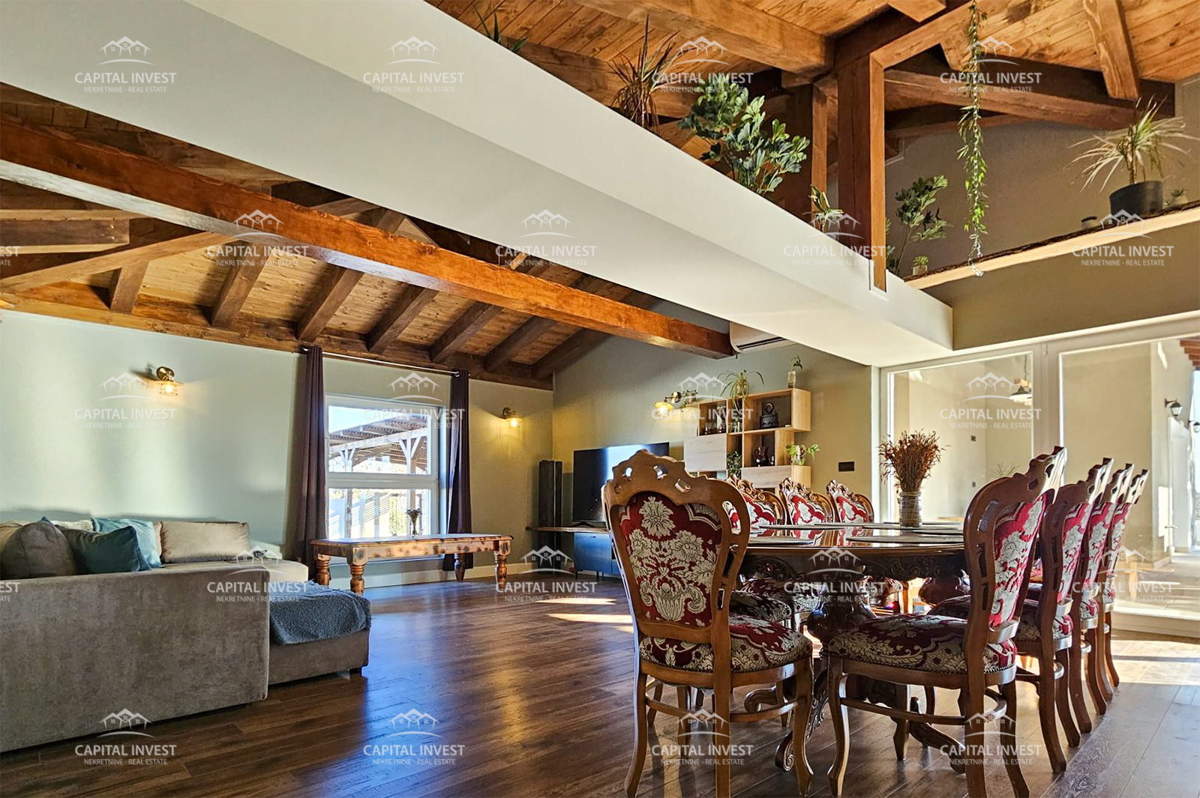 Hiša z bazenom na prostorni zemlji, Štokovci, Istra