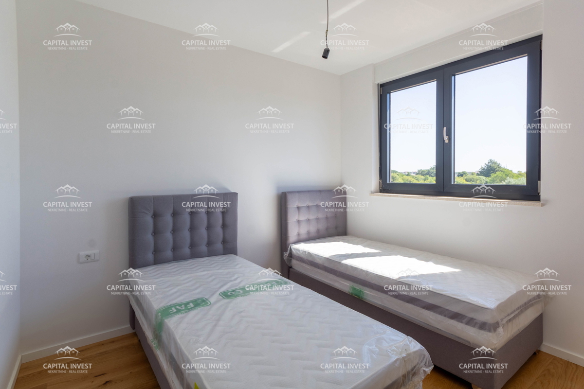 Štirisobno stanovanje, dva balkona, Pula, Valdebek