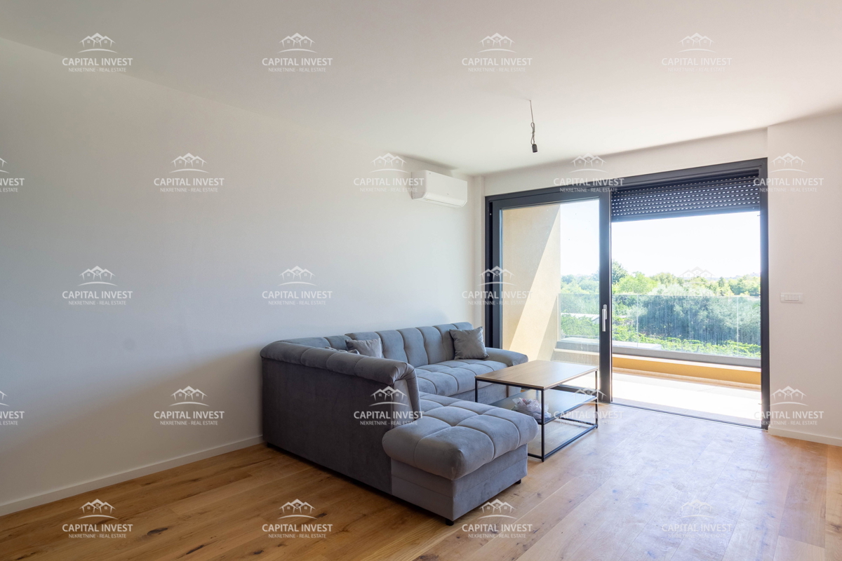 Štirisobno stanovanje, dva balkona, Pula, Valdebek