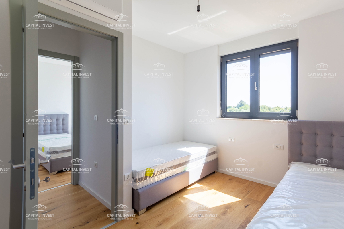 Štirisobno stanovanje, dva balkona, Pula, Valdebek