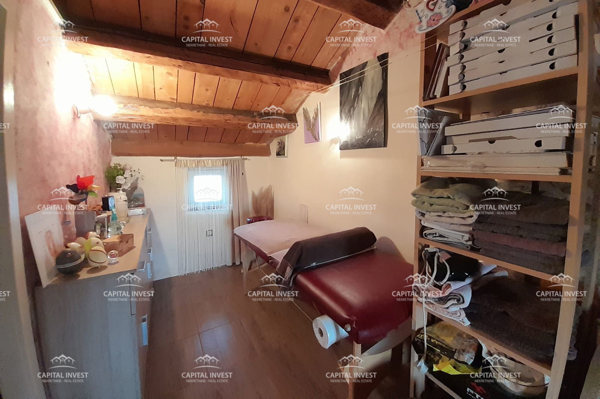 Vrstna hiša, zemljišče, Poreč, Istra