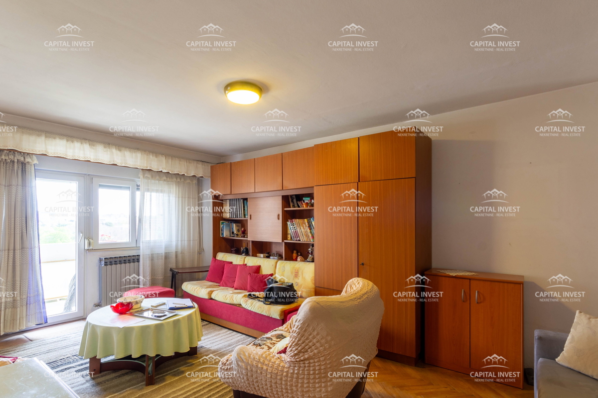 Dvosobno stanovanje, Pula, center