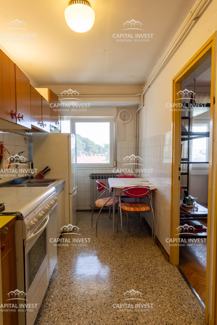 Dvosobno stanovanje, Pula, center