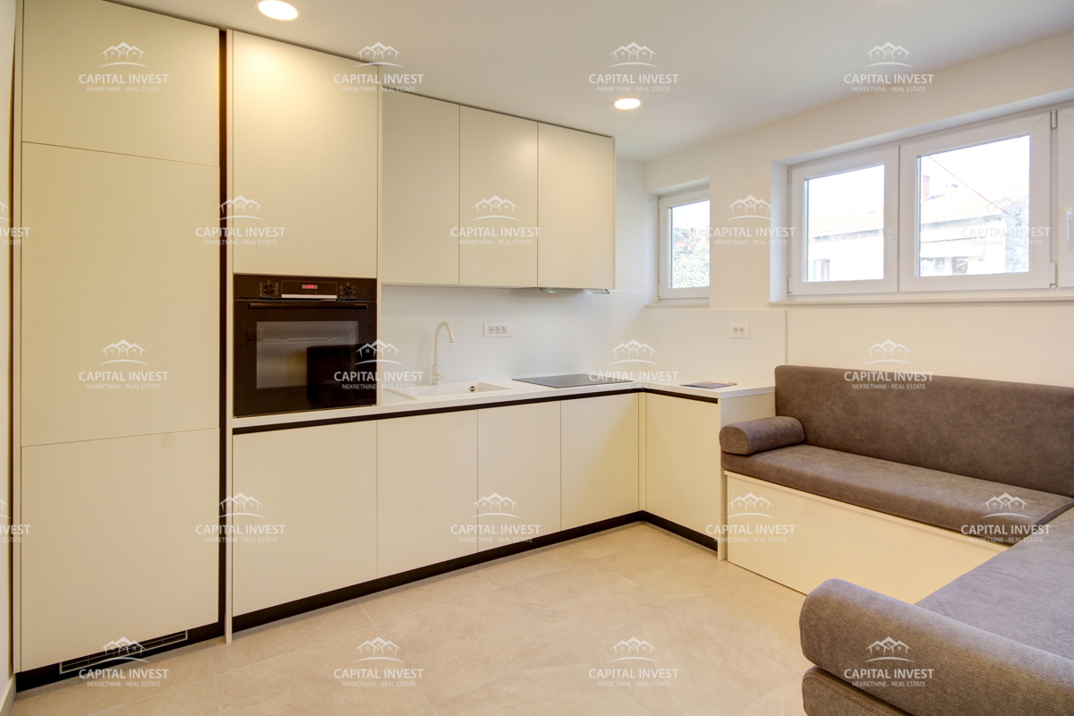 Stanovanje, trisobno, obnovljeno, center, Labin, Istra