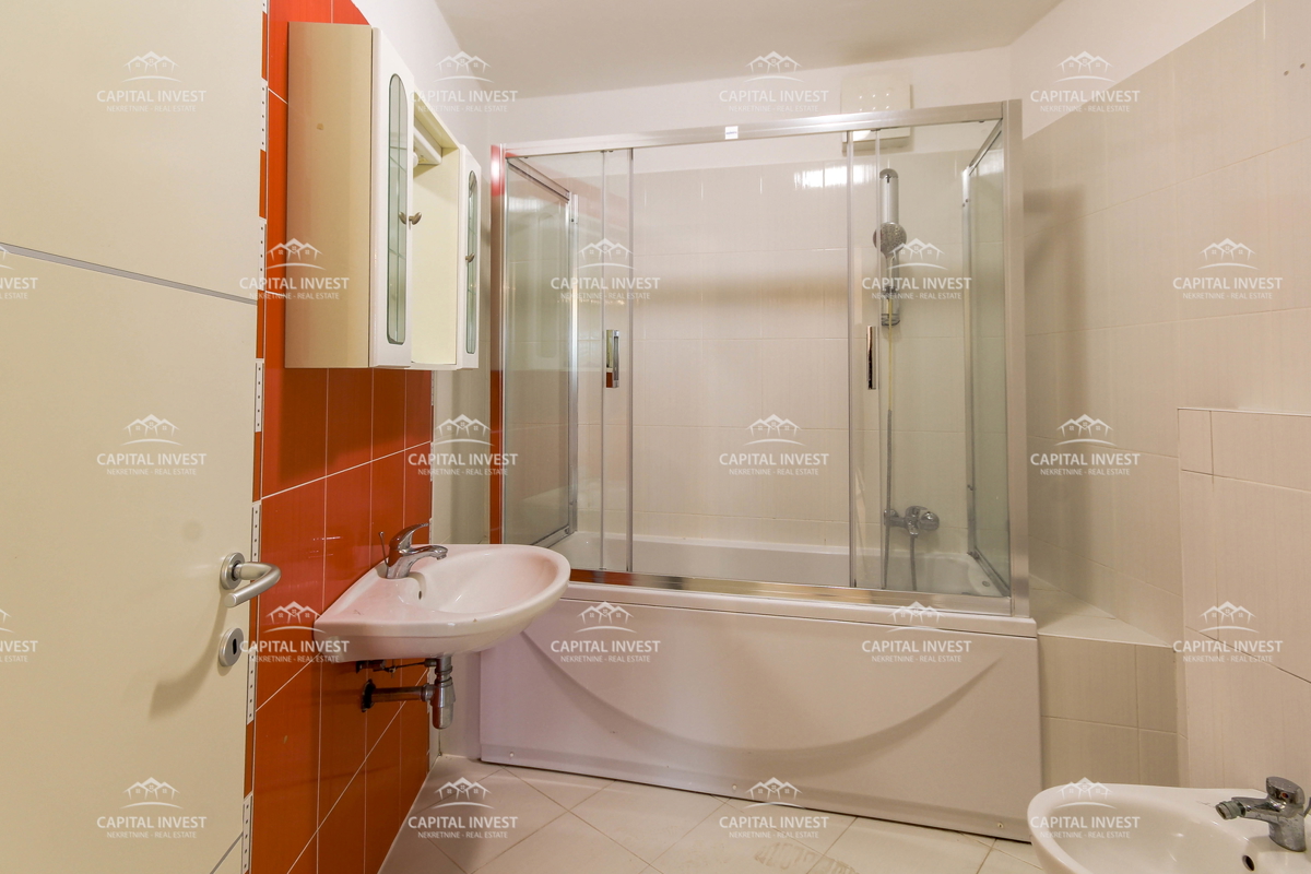 Stanovanje, trisobno, balkon, center, Pula, Istra