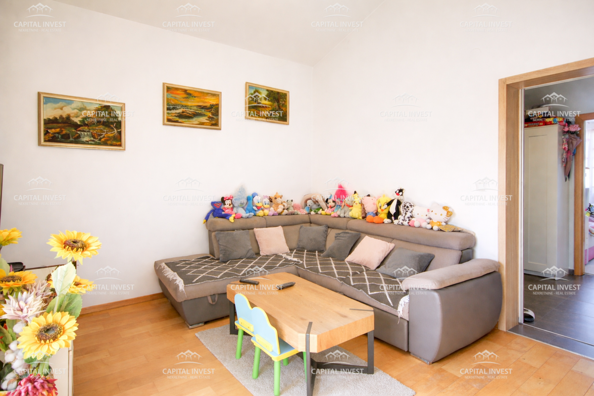 Stanovanje, trisobno, parkirno mesto, balkon, Pula, Istra