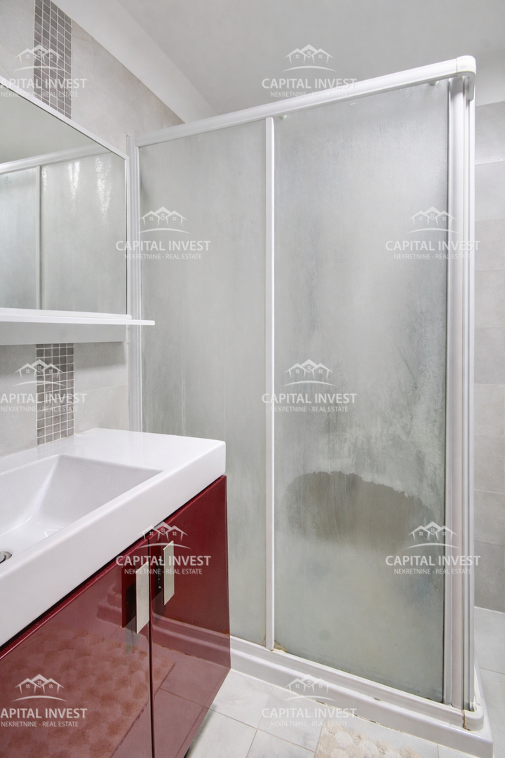 Stanovanje, trisobno, parkirno mesto, balkon, Pula, Istra