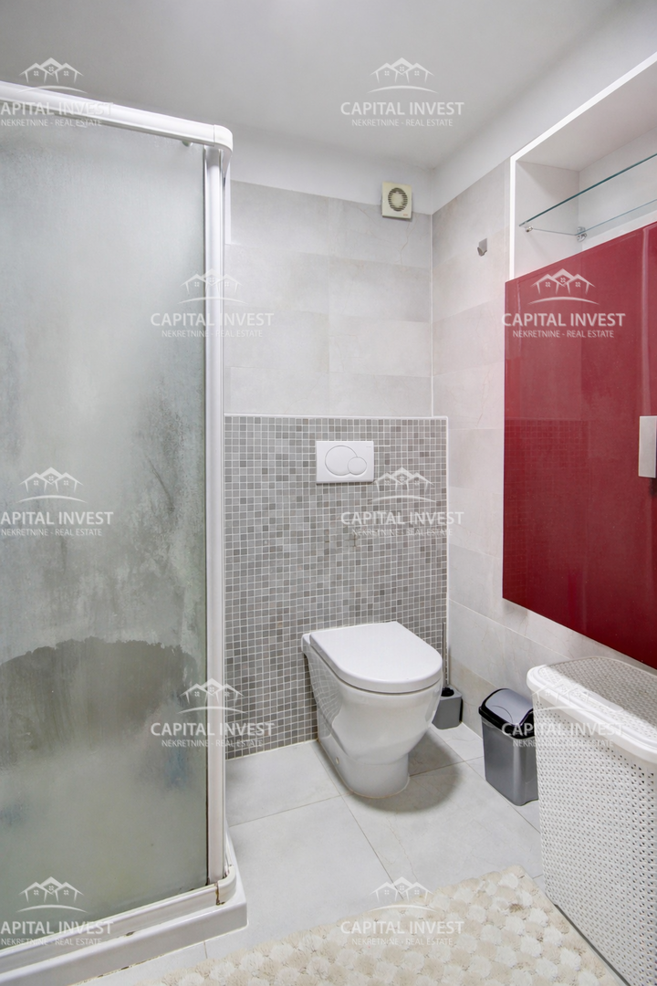 Stanovanje, trisobno, parkirno mesto, balkon, Pula, Istra