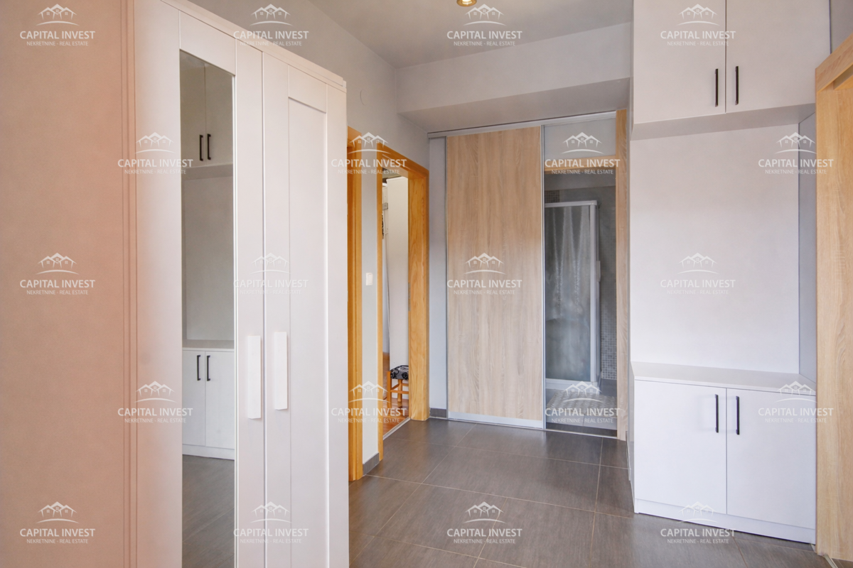 Stanovanje, trisobno, parkirno mesto, balkon, Pula, Istra