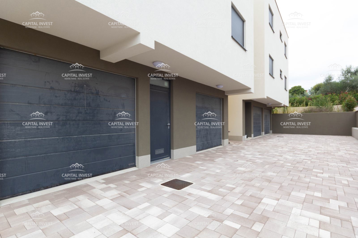 Trosobno stanovanje s teraso, Štinjan, Istra