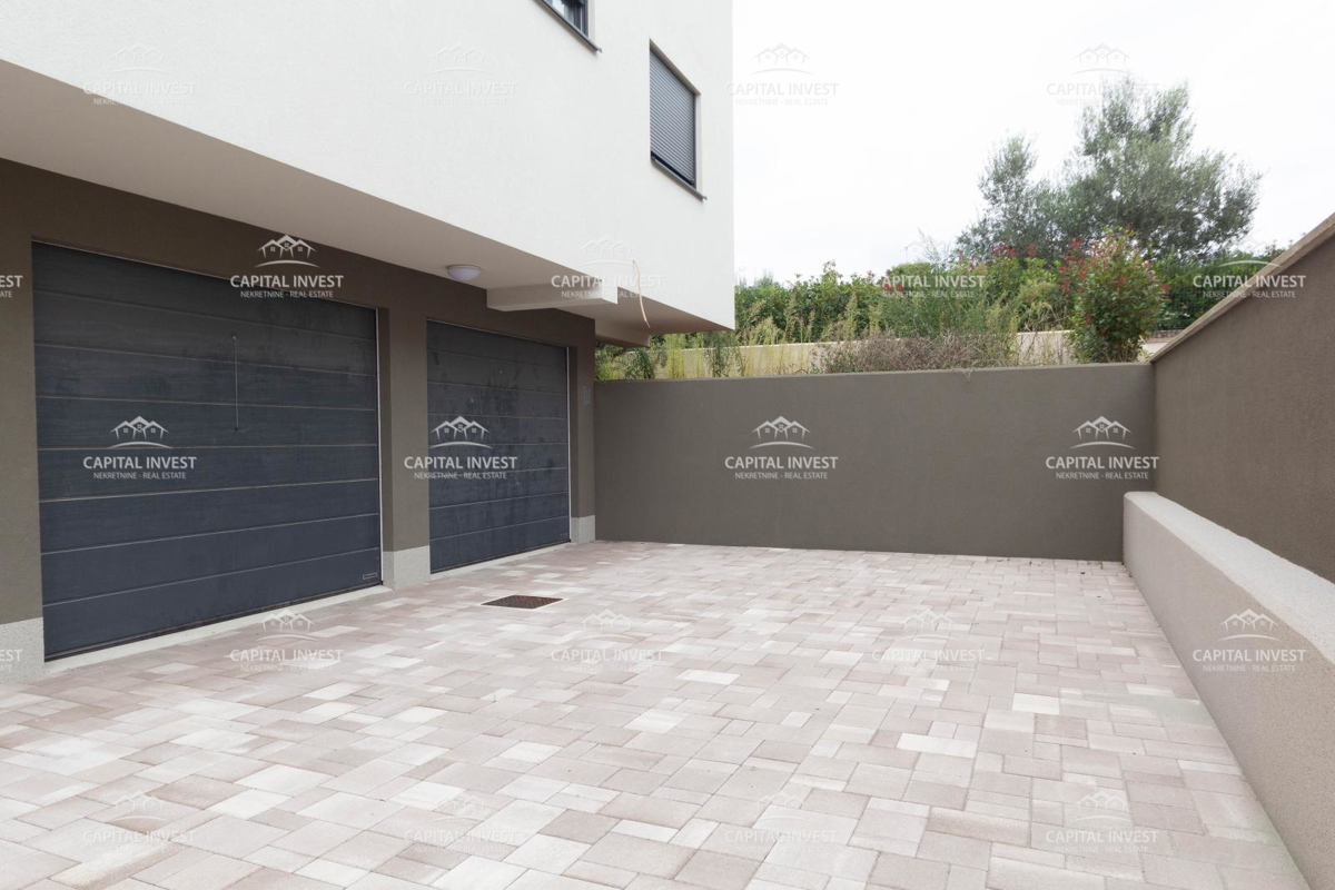 Trosobno stanovanje s teraso, Štinjan, Istra