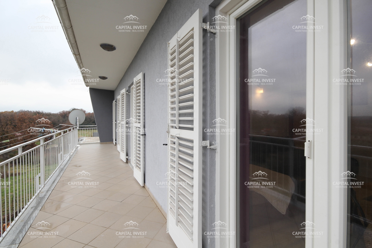 Stanovanje, trisobno, dvorišče, Pula, Istra