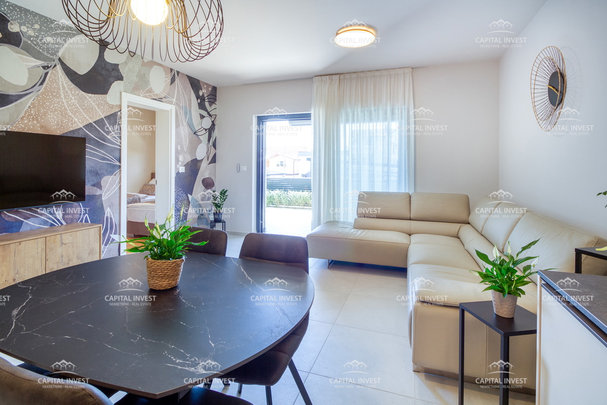 Stanovanje, trisobno, dve terasi, parkirišče, masažna kad, Pula, Istra