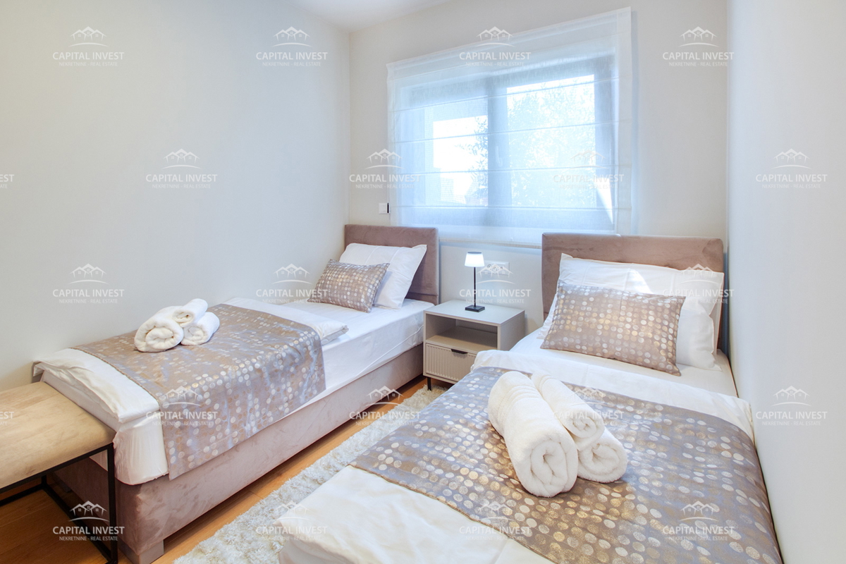 Stanovanje, trisobno, dve terasi, parkirišče, masažna kad, Pula, Istra