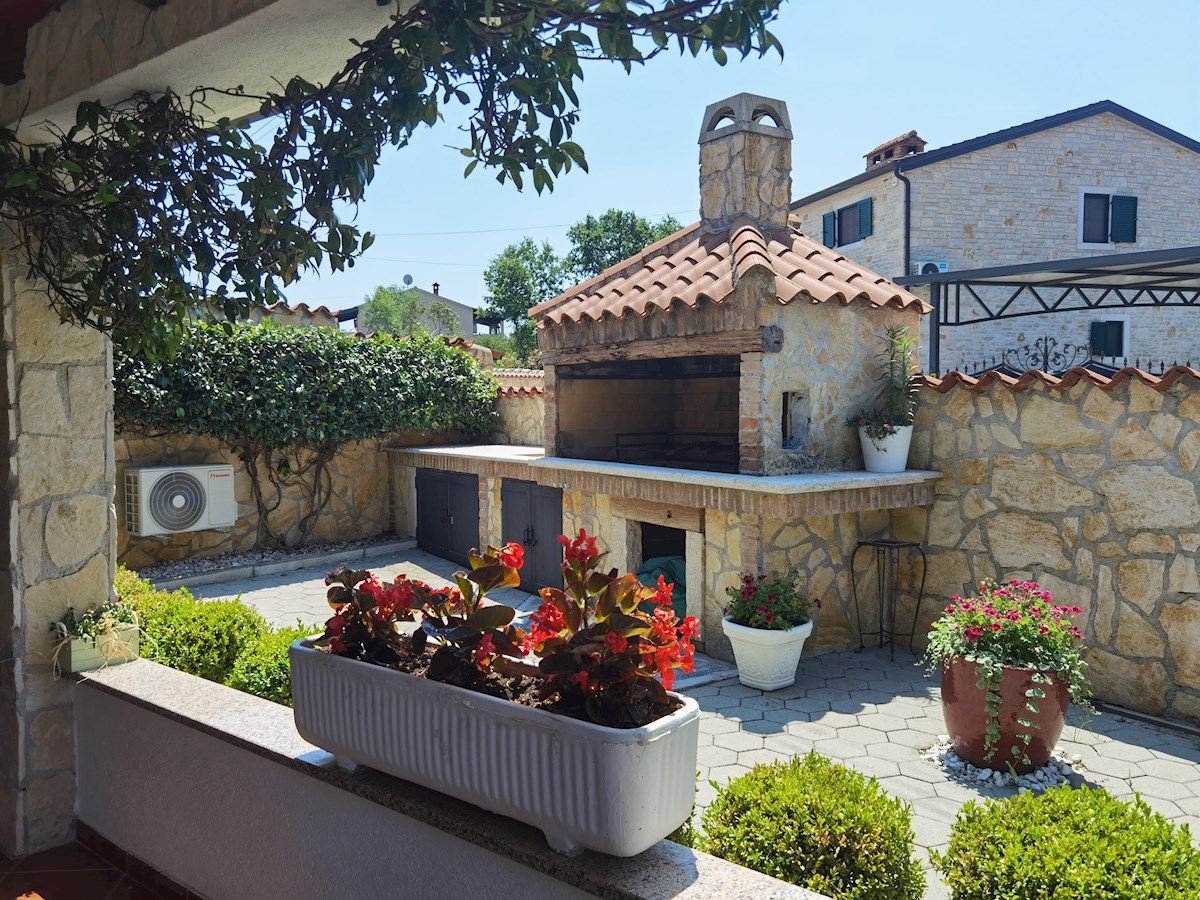 Poreč, 5km, lepa, dvojna hiša z bazenom
