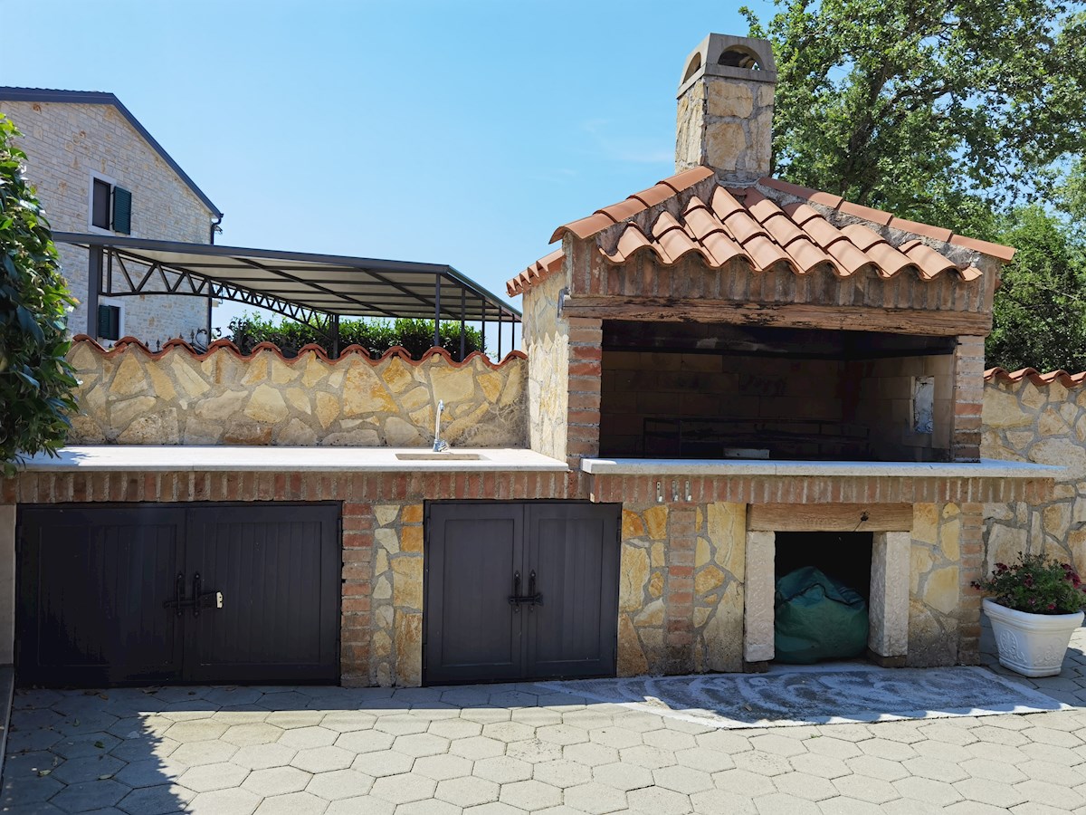 Poreč, 5km, lepa, dvojna hiša z bazenom