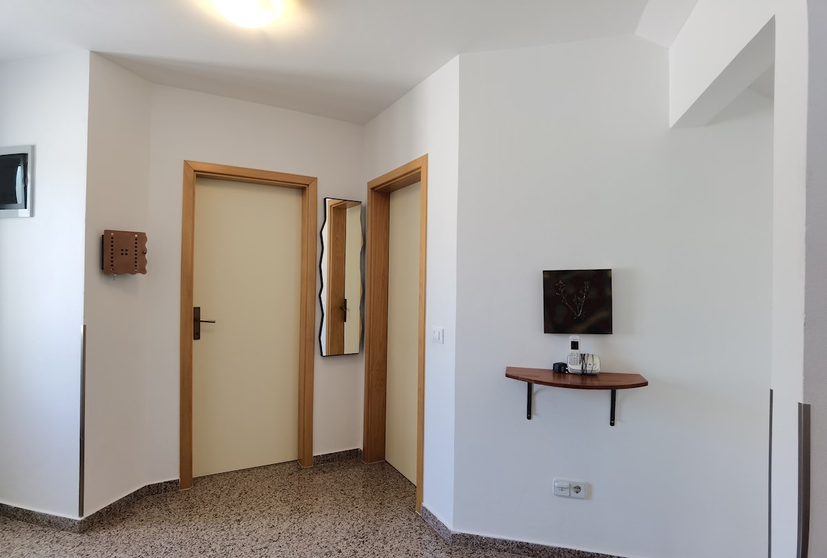 Poreč, 5km, lepa, dvojna hiša z bazenom