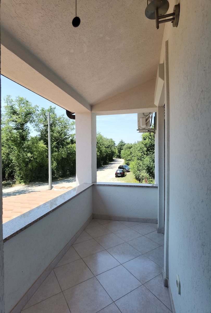 Poreč, 5km, lepa, dvojna hiša z bazenom