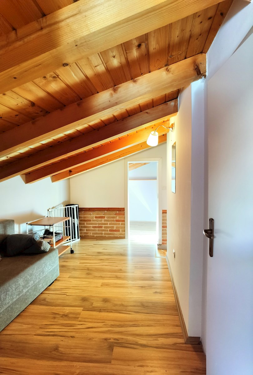 Vrsar - Duplex stanovanje z rustikalnim šarmom v samem centru