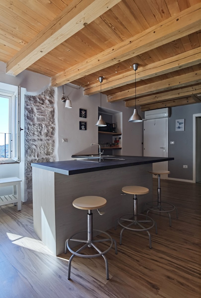Vrsar - Duplex stanovanje z rustikalnim šarmom v samem centru
