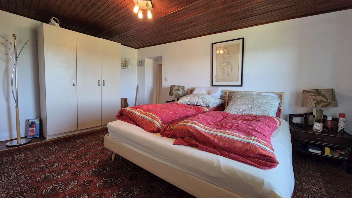 Motovun – kamnita hiša s panoramskim pogledom in vrtom