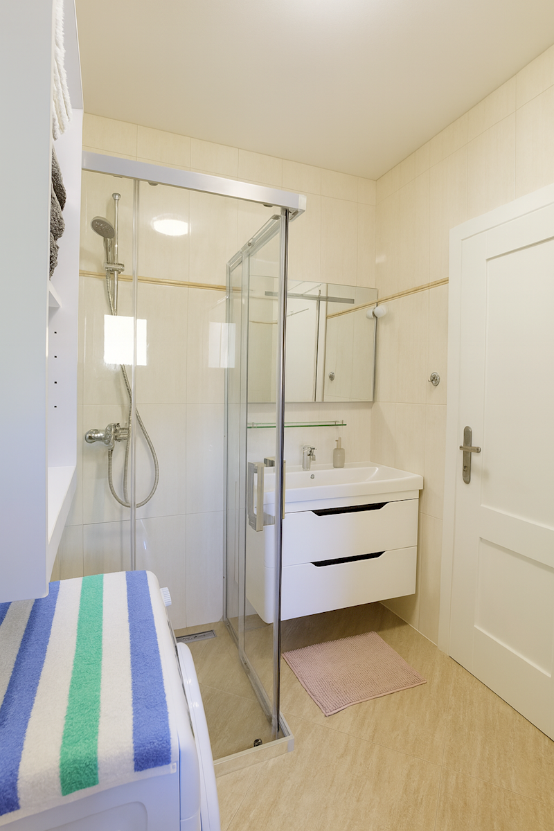 POREČ – DVOJČEK - DVE HIŠE NA PARCELI 748 m² – ODLIČNA INVESTICIJA