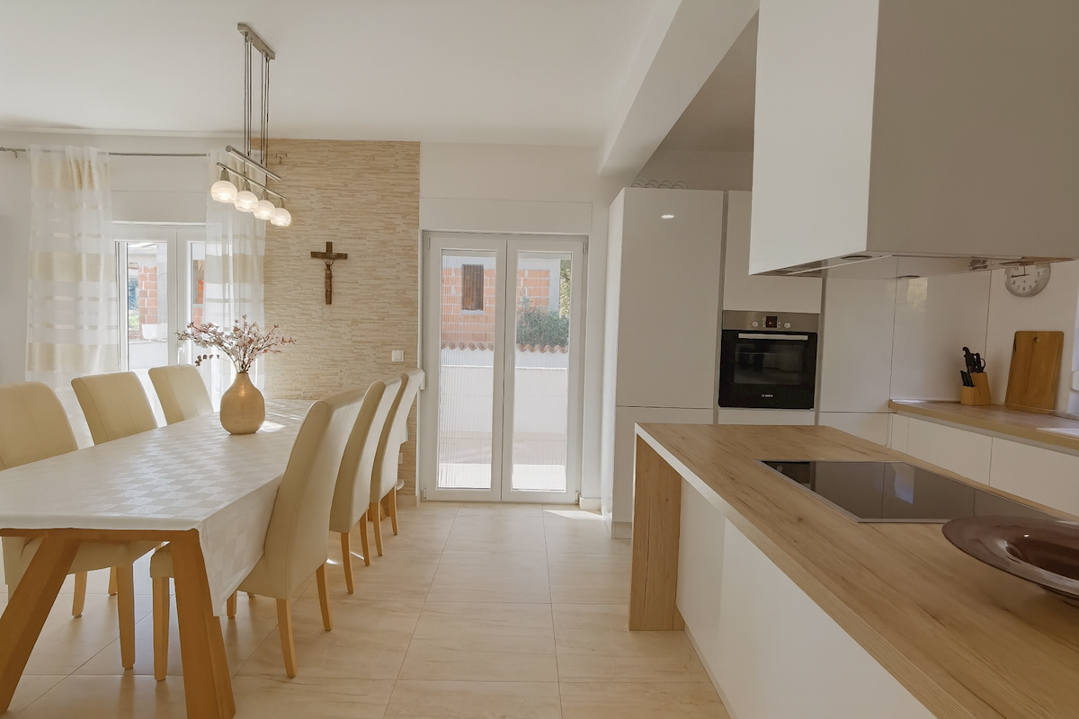 POREČ – DVOJČEK - DVE HIŠE NA PARCELI 748 m² – ODLIČNA INVESTICIJA