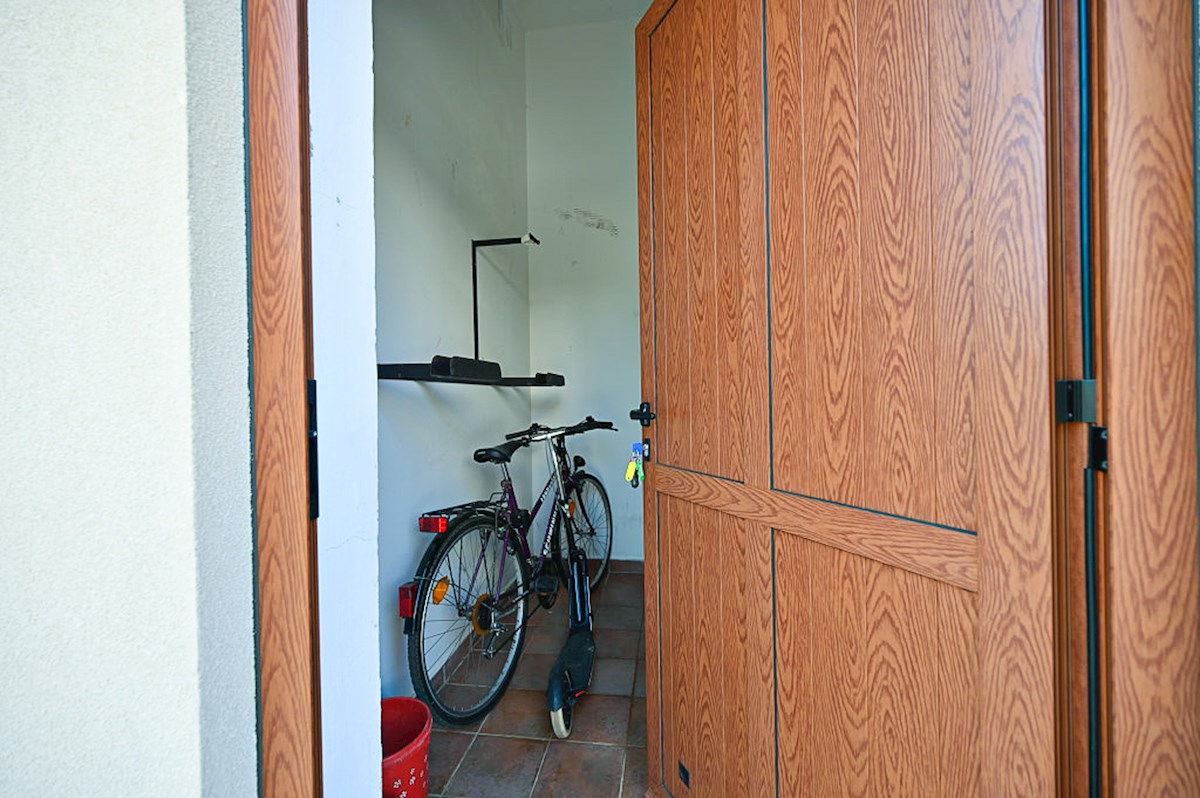 2-sobno stanovanje s teraso in parkirnim mestom, Novigrad – 86 m²