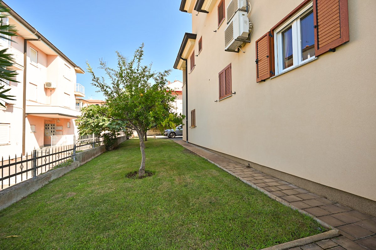 2-sobno stanovanje s teraso in parkirnim mestom, Novigrad – 86 m²