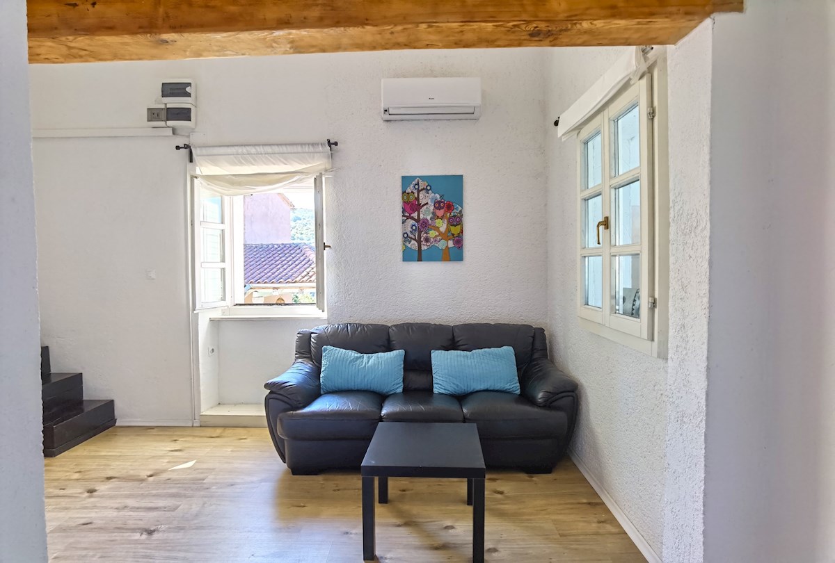 Hiša z bazenom v mirnem okolju – Brkač, Istra