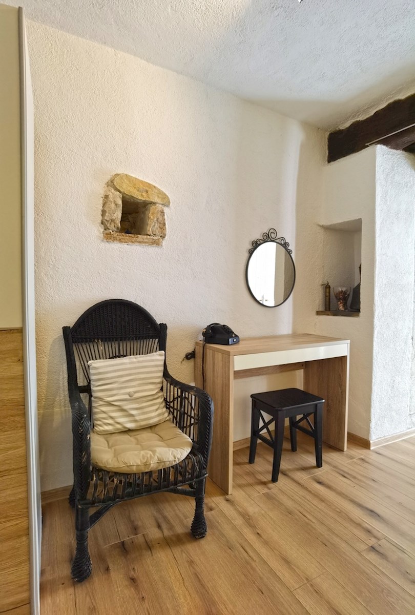 Hiša z bazenom v mirnem okolju – Brkač, Istra