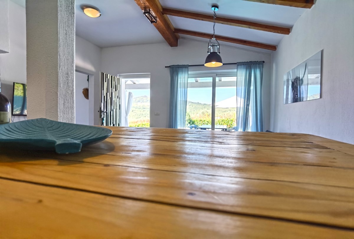 Hiša z bazenom v mirnem okolju – Brkač, Istra