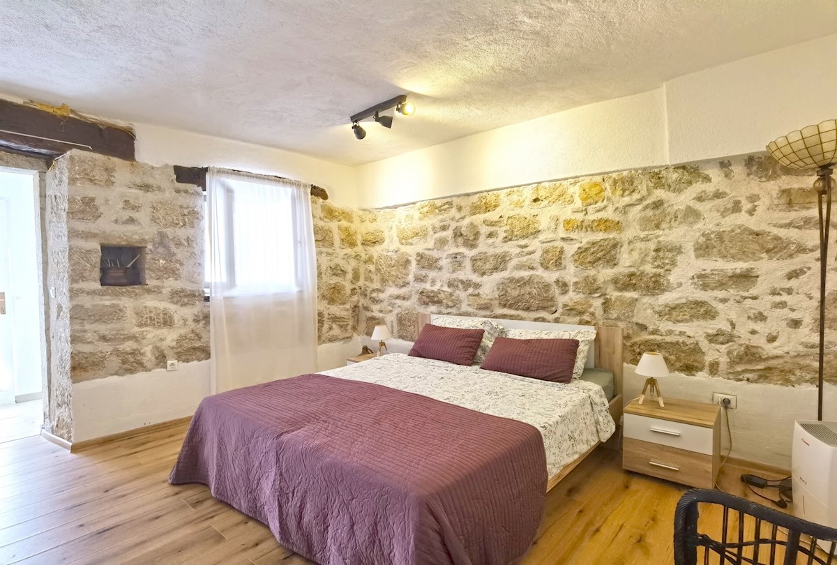 Hiša z bazenom v mirnem okolju – Brkač, Istra