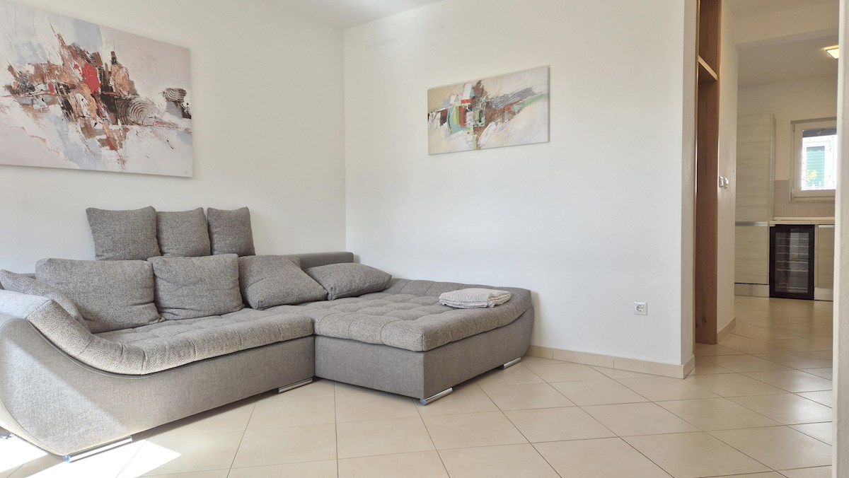 Vrstna hiša z jacuzzijem – 800 m od morja, okolica Poreča