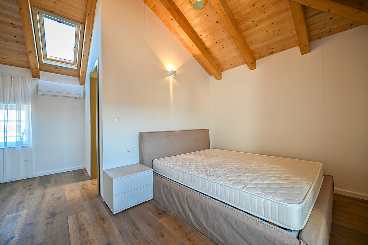 Očarljiva prenovljena kamnita hiša s pogledom na morje, Novigrad