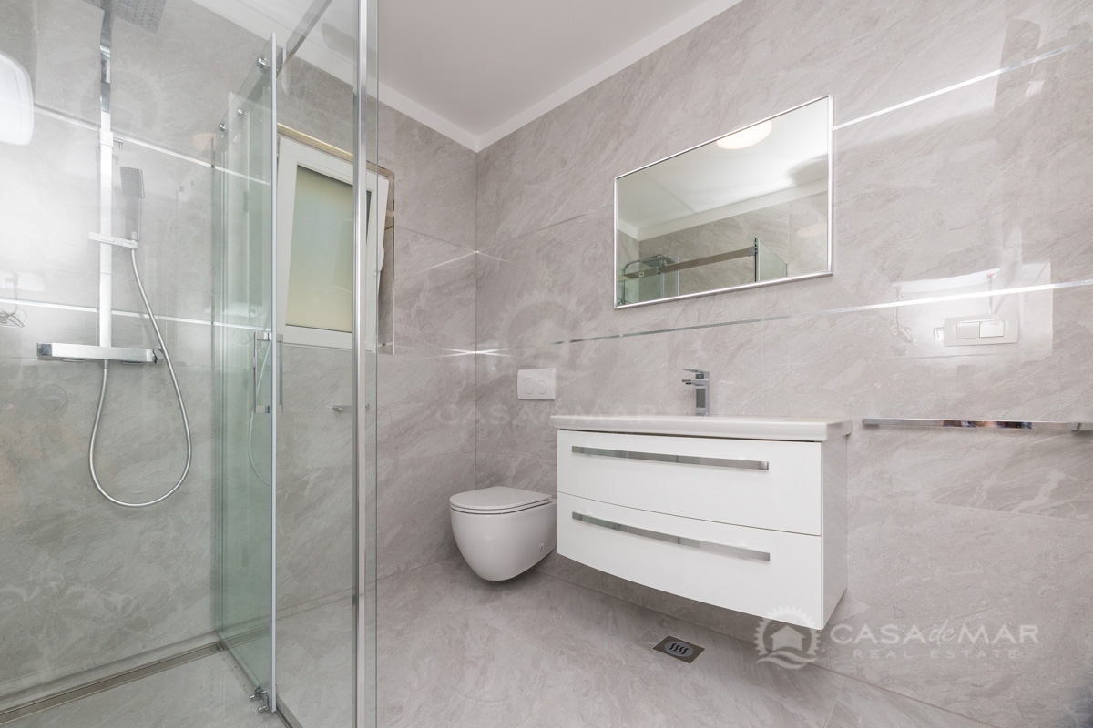 Stanovanje Malinska, Malinska-Dubašnica, 160m2