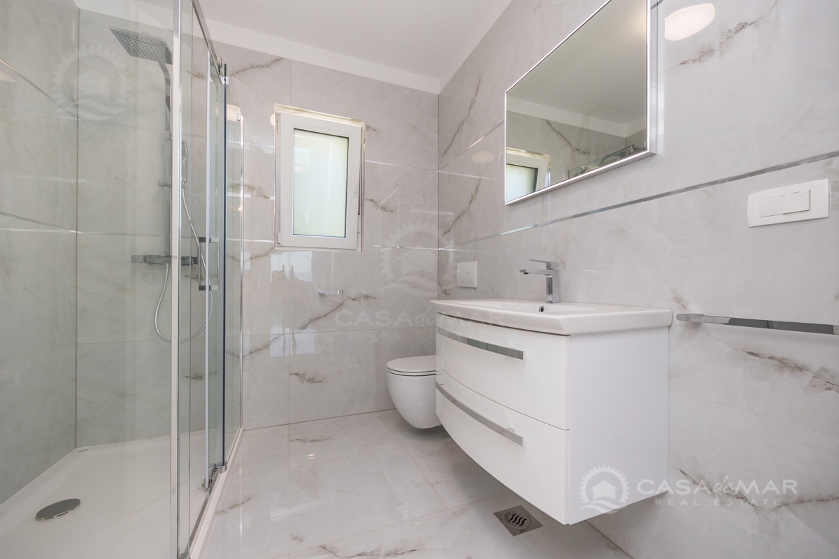 Stanovanje Malinska, Malinska-Dubašnica, 160m2