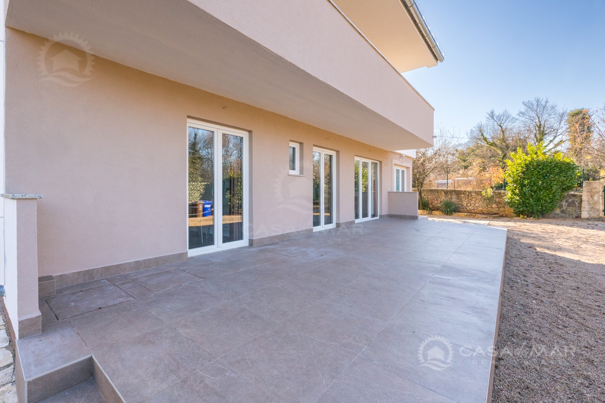 Hiša Dobrinj, 500m2