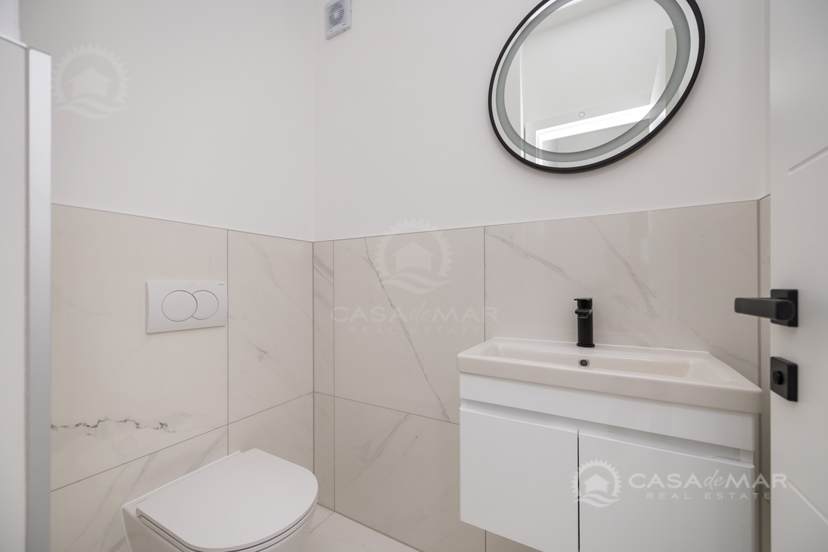 Apartma v Malinski s pogledom na morje in dodatnim apartmajem v pritličju – novogradnja!