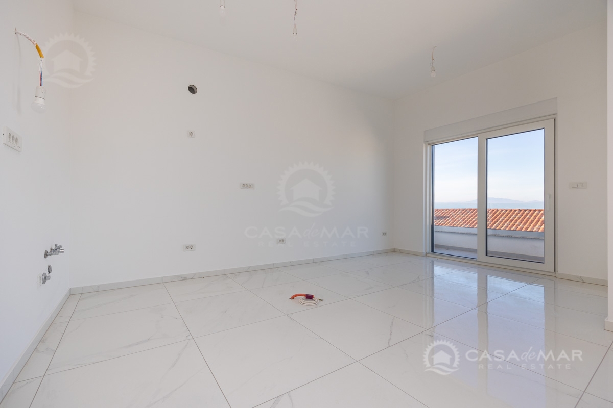 Apartma v Malinski s pogledom na morje in dodatnim apartmajem v pritličju – novogradnja!