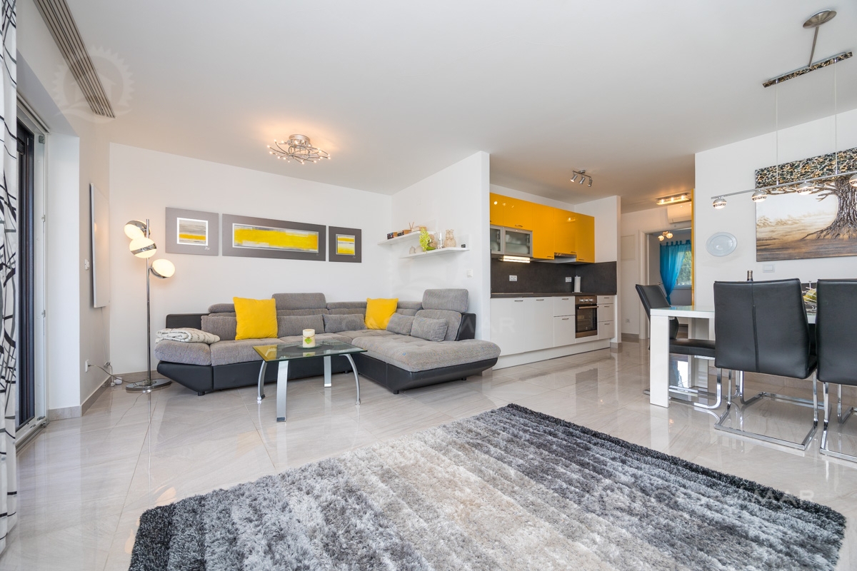 Stanovanje Malinska, Malinska-Dubašnica, 91m2