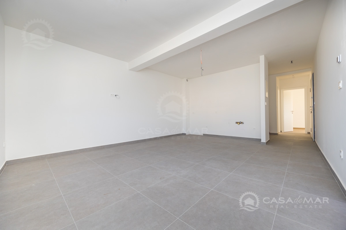 Apartma Šilo – Prodaja – PRILOŽNOST! Novogradnja 350 m od morja, skupni bazen!