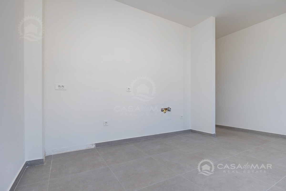 Apartma Šilo – Prodaja – PRILOŽNOST! Novogradnja 350 m od morja, skupni bazen!