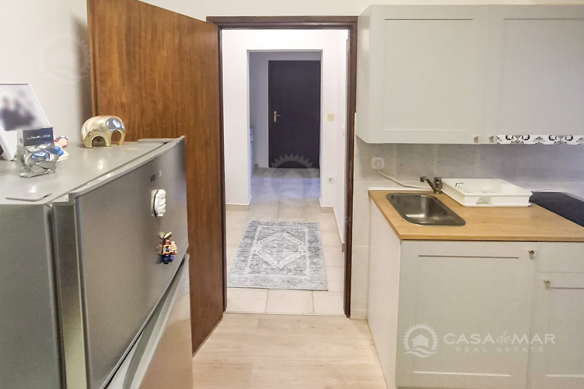 Enosobno stanovanje v Crikvenici, 500 metrov od morja!