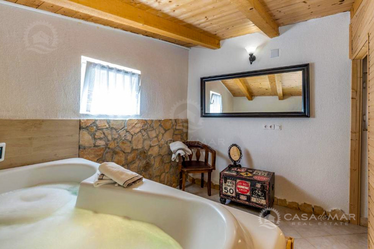 Počitniška hiša z wellnessom in pokrito teraso – Novi Vinodolski